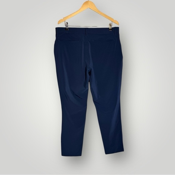 NWOT Fabletics | The Only Pant Classic Fit Zip Pockets Stretch Navy Blue - Picture 8 of 12
